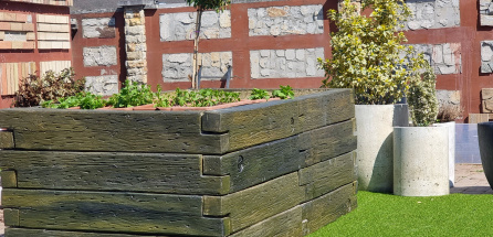 Emeltágyás, kerti lépőkő-tipegő